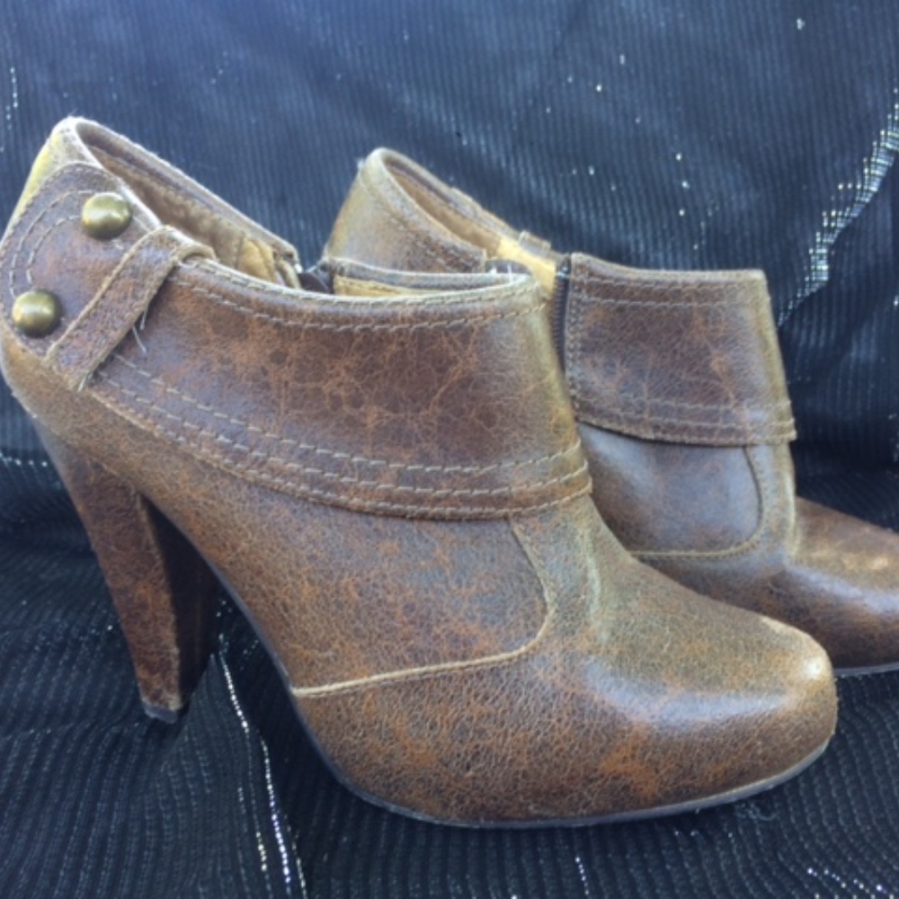 Seychelles Brown Heels with Studs